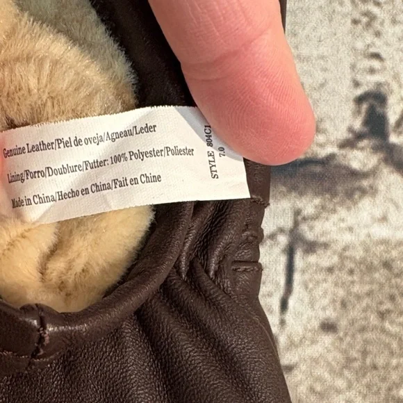 Isotoner Classic Brown Leather Gloves - Picture 6 of 8